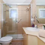 Сasa de vacaciones Townhouse With Pool View - Reserva De *